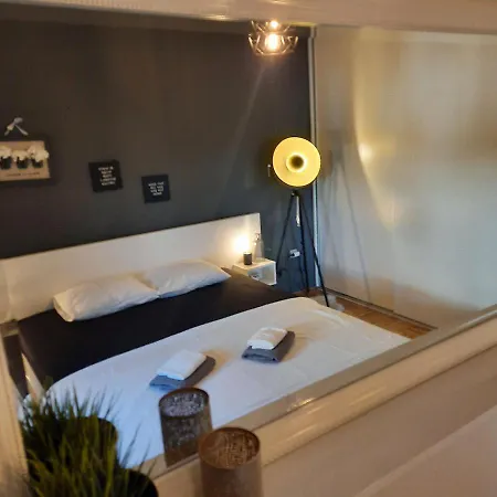 Apartment N&b