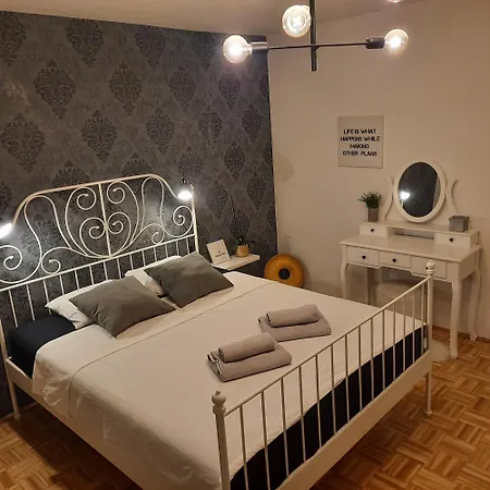 Apartment N&b