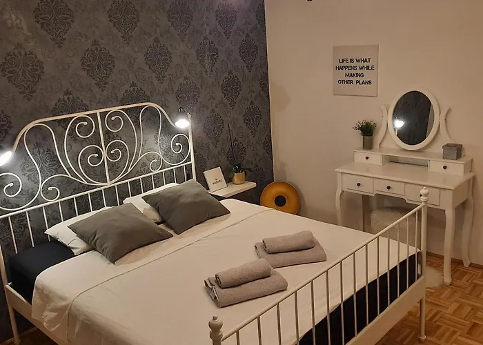 Διαμέρισμα N&b